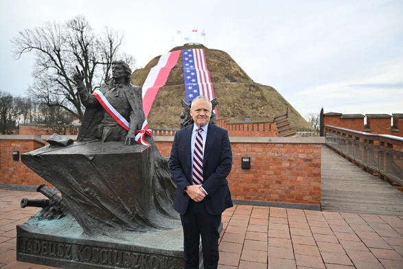 Ambasador USA: więzi między Polską i USA nie można złamać