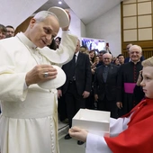 Ministranci z Wrocławia spotkali się z papieżem. Jeden z nich zdecydował się na śmiały gest wobec Leona XIV