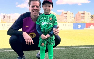 Wojtek Feliks z rodziną w Barcelonie na zaproszenie Wojciecha Szczęsnego