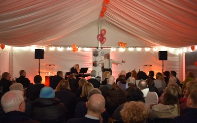 Rodzaj męski z przymrużeniem oka