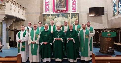 Spotkanie abp. Andrzeja Przybylskiego z kapłanami pracującymi w Polskiej Misji Katolickiej w Anglii i Walii