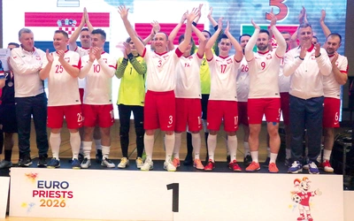  Mistrzowska drużyna  kapłanów z Polski.