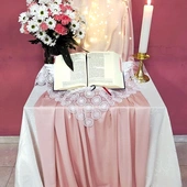 Pastelowe dekoracje pomagały odkrywać wewnętrzne piękno. 