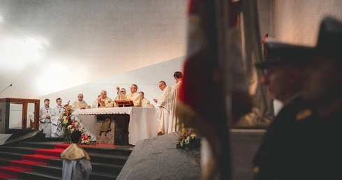 Podczas Eucharystii 15 lutego w gdyńskim Sanktuarium Miłosierdzia Bożego wypraszano Boże błogosławieństwo dla miasta i jego mieszkańców.