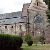 Na konserwację czeka elewacja opactwa w Wąchocku.