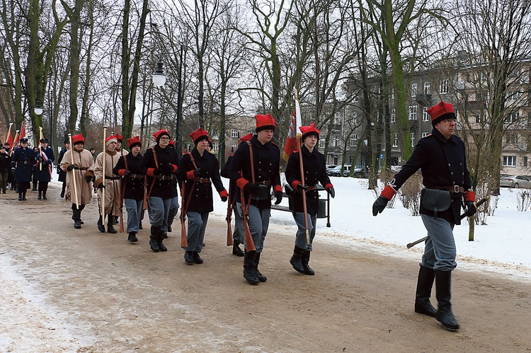 Grupa rekonstrukcyjna odtwarzająca oddział  płk. Zygmunta Chmieleńskiego. 