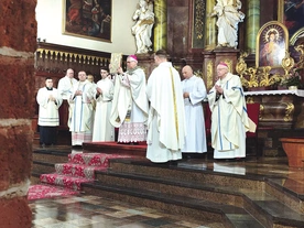 Biskup Siemieniewski jest ordynariuszem diecezji legnickiej od 2021 roku. 