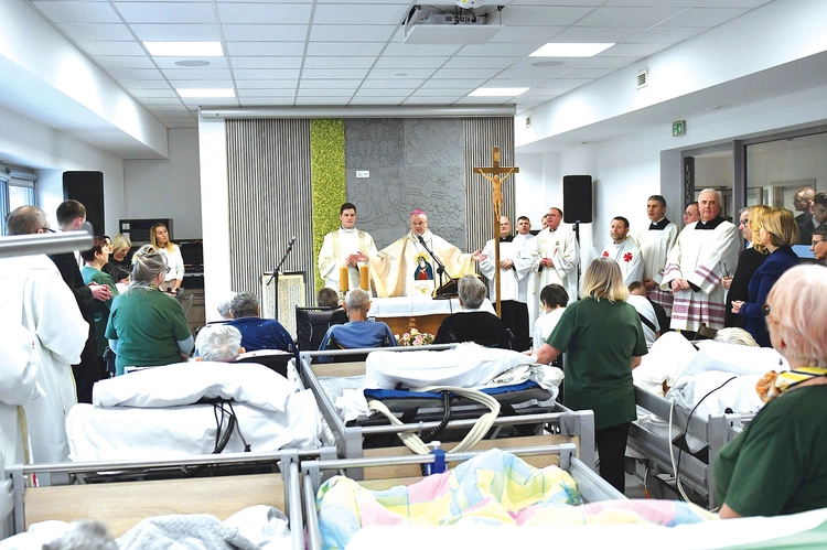 Eucharystia w głogowskim hospicjum.