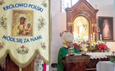 – To my musimy dokonać wyboru między dwiema drogami – drogą życia i drogą śmierci – mówił biskup.