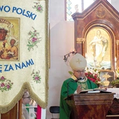 – To my musimy dokonać wyboru między dwiema drogami – drogą życia i drogą śmierci – mówił biskup.