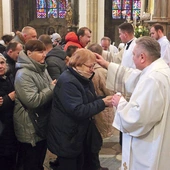 Po liturgii chętni mogli przyjąć sakrament namaszczenia chorych.
