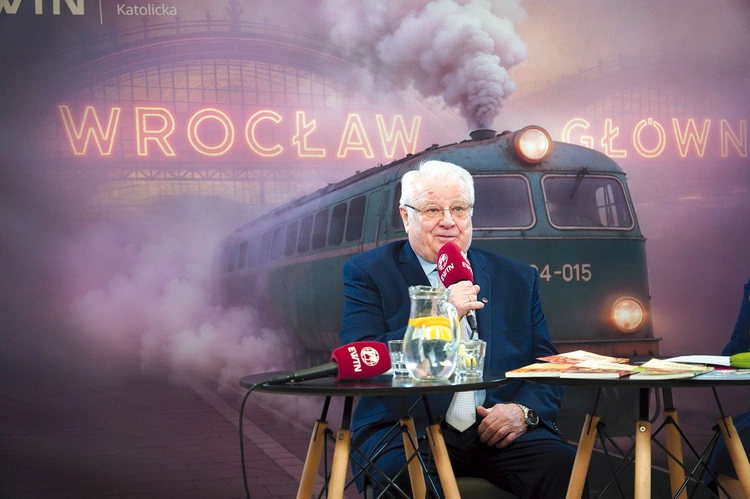 Mieczysław Rzepecki przez długie lata współpracował z duszpasterzem z ul. Bujwida. Organizował m.in. pociągi do Częstochowy dla pielgrzymów jasnogórskich wracających do Wrocławia. Kolejarze do dziś co roku gromadzą się na Eucharystii w rocznicę głodówki w Lokomotywowni PKP Wrocław Główny.