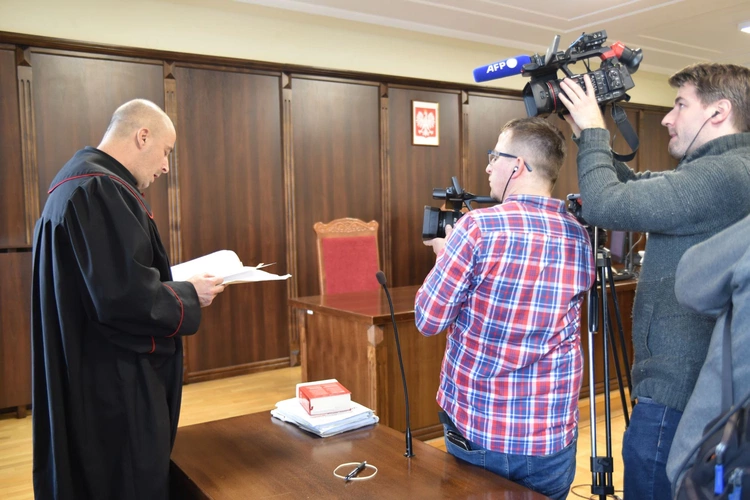 Bp Andrzej Jeż w sądzie
