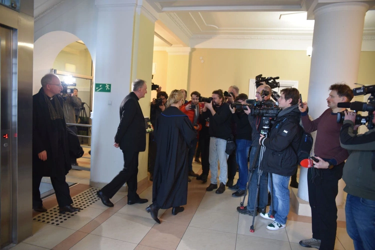 Bp Andrzej Jeż w sądzie