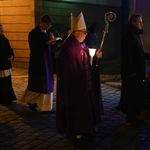 Liturgia stacyjna w Opolu. Procesja do katedry