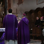 Liturgia stacyjna w Opolu. Procesja do katedry