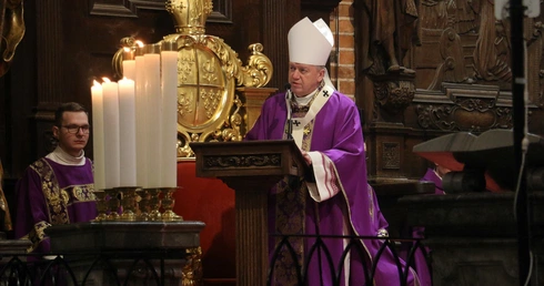 Abp Kupny: Wielki Post to nie czas poprawiania wizerunku w oczach innych, ale moment przyjęcia prawdy o własnej słabości