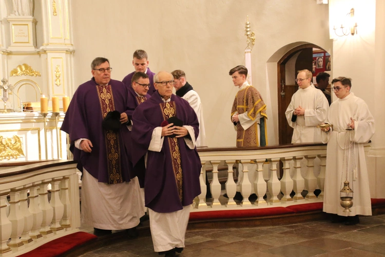 Płock. Popielec w katedrze