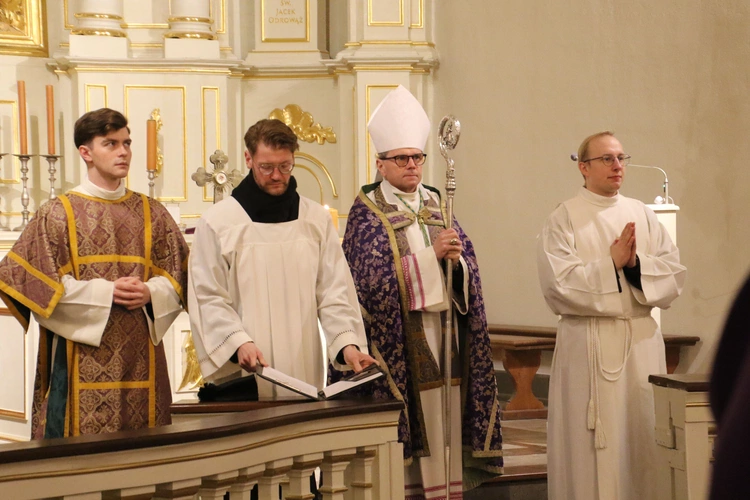 Płock. Popielec w katedrze