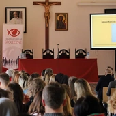 Jak chronić dzieci przed krzywdą? O tym opowiadali eksperci we Wrocławiu