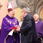 Między ołtarzem a Solidarnością