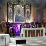 Katedra św. Mikołaja w Bielsku-Białej. Modlitwa za osoby skrzywdzone wykorzystaniem seksualnym