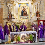 Kościół św. Macieja w Andrychowie. Modlitwa za osoby skrzywdzone wykorzystaniem seksualnym