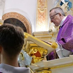 Kościół św. Macieja w Andrychowie. Modlitwa za osoby skrzywdzone wykorzystaniem seksualnym