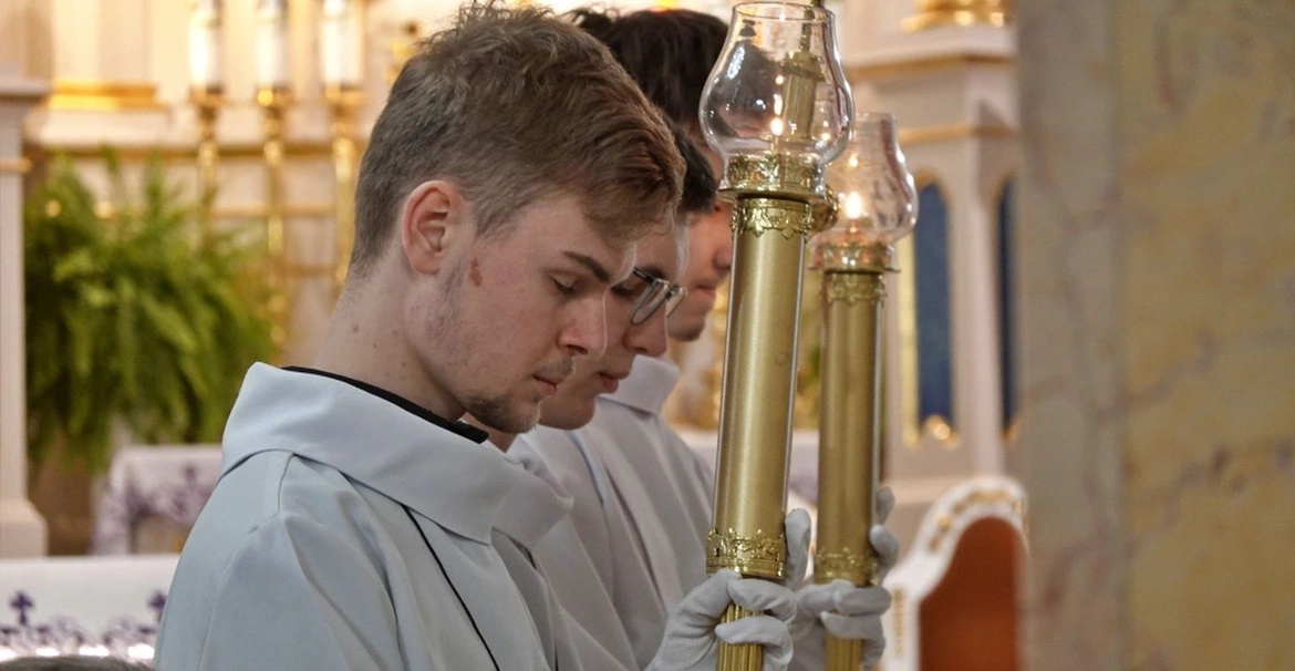 Kościół św. Macieja w Andrychowie. Modlitwa za osoby skrzywdzone wykorzystaniem seksualnym