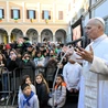 Leon XIV: Jakże wspaniale być żywym. Papież w parafii przy rzymskim Termini