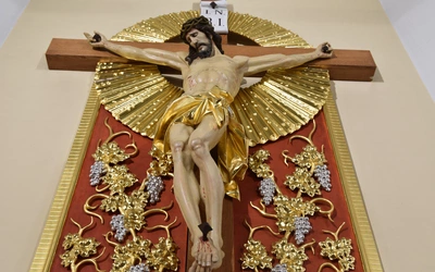 100 lat pod krzyżem