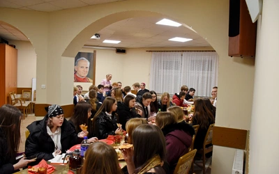 Spotkanie abp. Wojdy z młodymi bierzmowanymi