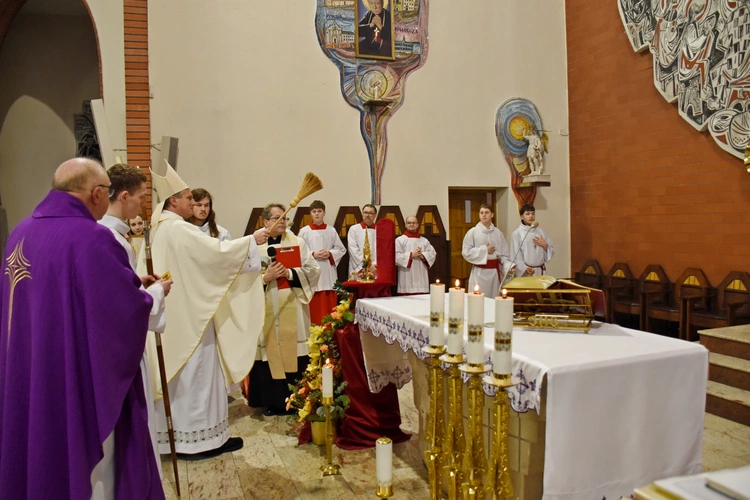 Wprowadzenie relikwii św. Carlo Acutisa
