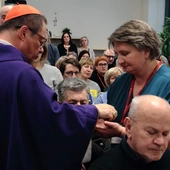 Odwiedziny kard. Grzegorza Rysia w Szpitalu Uniwersyteckim