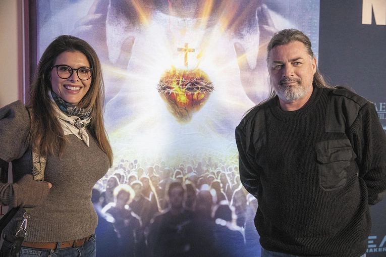 „Dla Boga nie ma rzeczy niemożliwych”. Rozmowa z twórcami dokumentu „Najświętsze Serce”