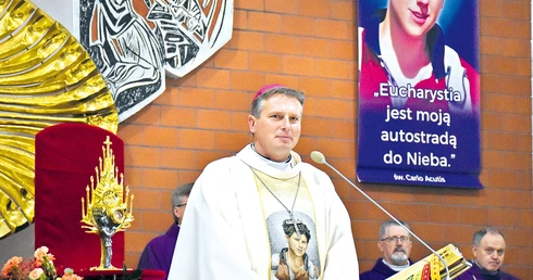 Każdego 12. dnia miesiąca o godz. 18 w kościele odmawiana będzie nowenna do św. Carla wraz z uczczeniem jego relikwii. Wierni będą mogli składać do specjalnej skrzynki pod obrazem prośby i podziękowania, które zostaną odczytane podczas modlitwy.