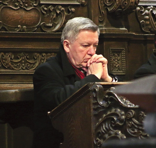 Z kapłanami na modlitwie trwali wszyscy wrocławscy biskupi.