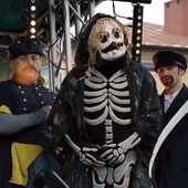 Mieszkańcy Jedlińska ruszyli, by pojmać „śmierć”.