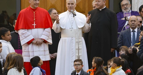 Leon XIV: Ewangelizować oznacza wchodzić z szacunkiem i miłością w historię oraz rzeczywistość narodów