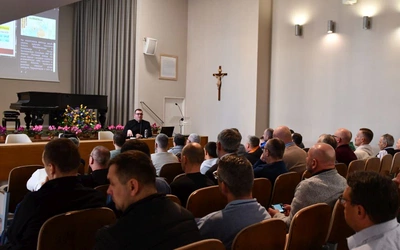 Kurs dla przyszłych nadzwyczajnych szafarzy Komunii Świętej