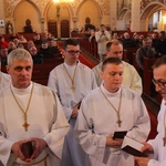 Pomogą rozdawać Komunię Świętą