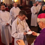 Pomogą rozdawać Komunię Świętą