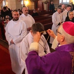 Pomogą rozdawać Komunię Świętą