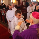 Pomogą rozdawać Komunię Świętą