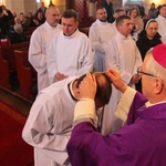 Pomogą rozdawać Komunię Świętą