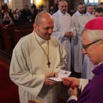 Pomogą rozdawać Komunię Świętą