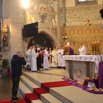 Pomogą rozdawać Komunię Świętą