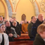 Pomogą rozdawać Komunię Świętą