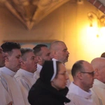 Pomogą rozdawać Komunię Świętą