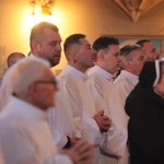 Pomogą rozdawać Komunię Świętą